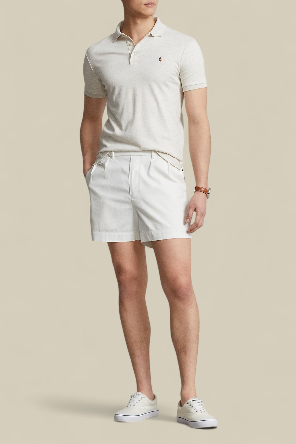 תמונת כל הלוק של חולצת פולו